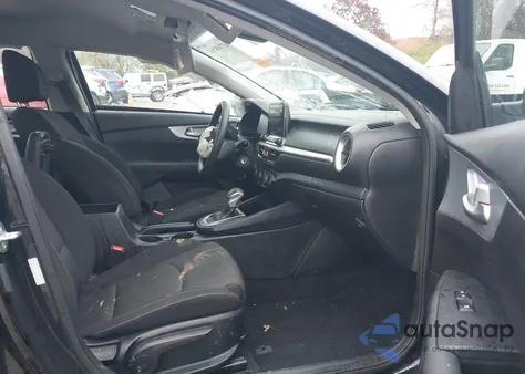 2024 Kia Forte Lxs z USA, uszkodzony, nr VIN 3KPF24AD6RE726611